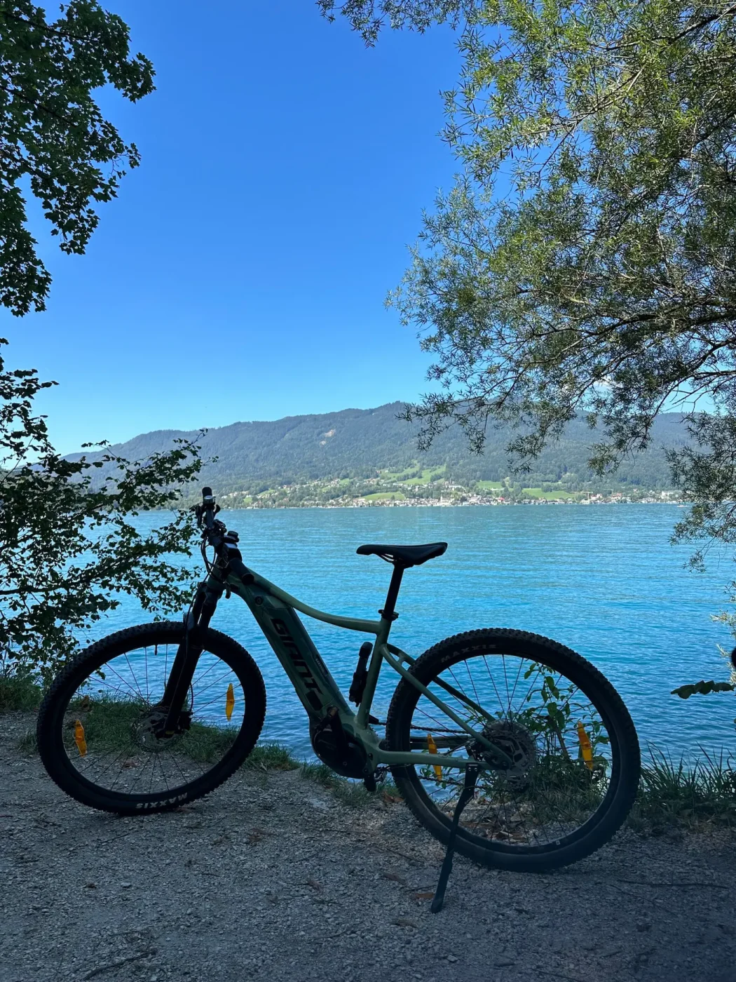 E-Bike-Tour rund um den Wolfgangsee: Blick auf Mondsee