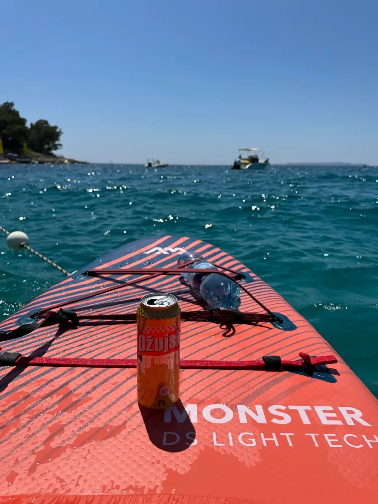 Im Wasser am Campingplatz Čikat