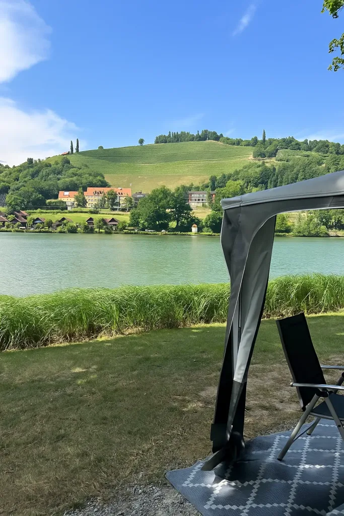 Stellplatz direkt am Wasser am Campingplatz Sulmsee