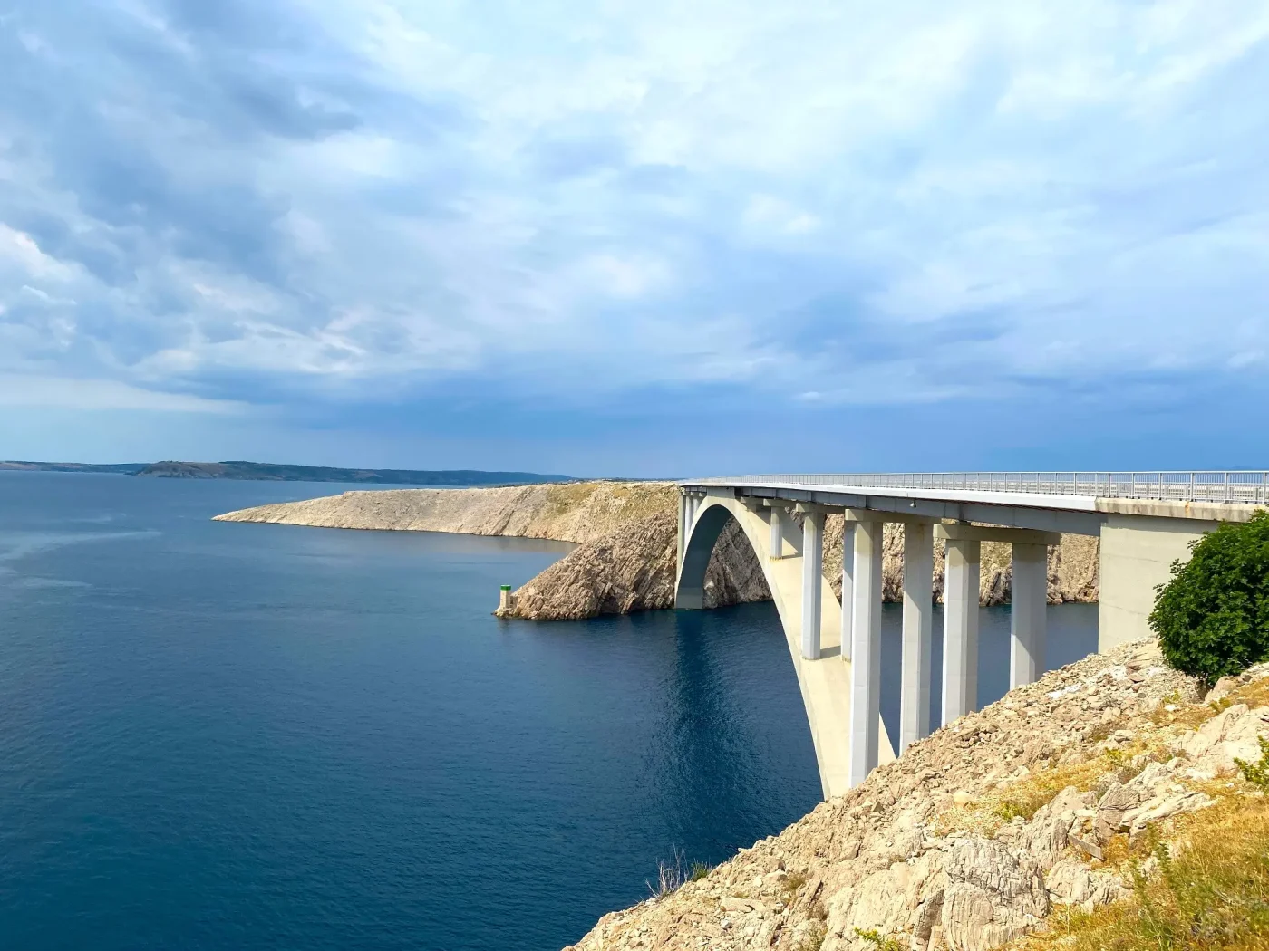 Insel Pag mit Wohnwagen: Pag-Brücke