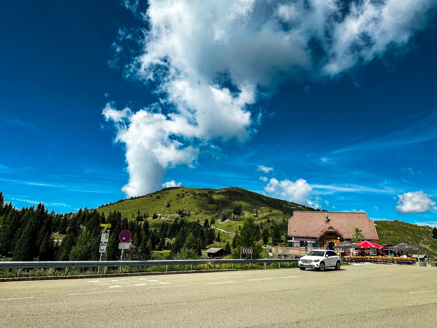 Blick vom Parkplatz P11 Rosstratte in Richtung Dobratschgipfel